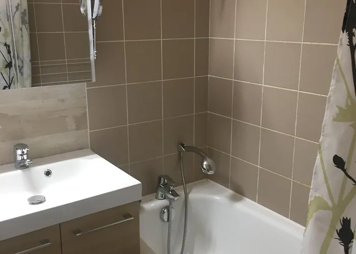 Lia, T3, Au Calme, Parking, Internet Lejlighed *